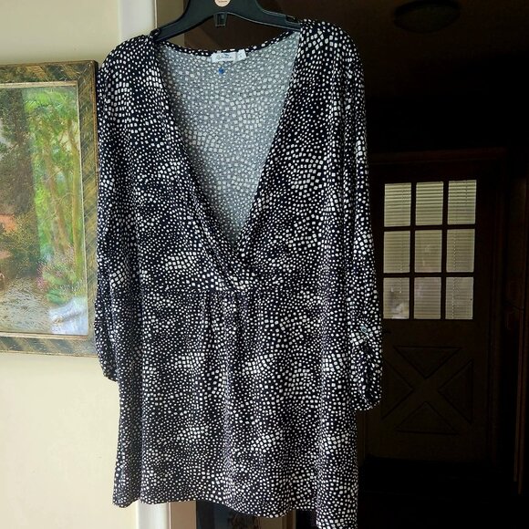 N28 Sexy Plunging Neckline classic black & white Blouson sleeve Reitman's Sz 1X - Picture 2 of 10